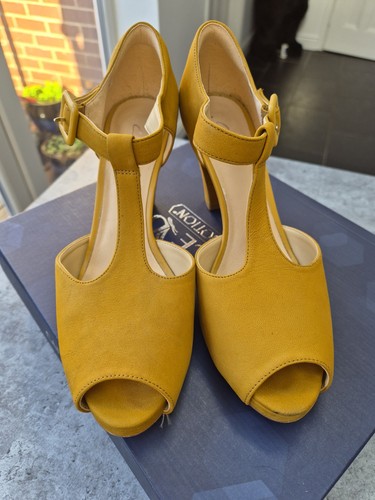 Clarks size mustard - clarks,